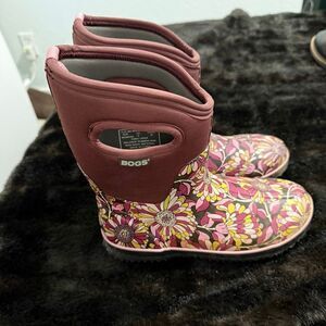 BOGS Classic Mumsie Boots  Insulated Winter - US 8 floral
